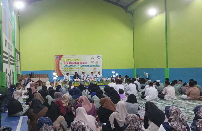 SMK Trisakti Ngawi Gelar Buka Bersama Dengan Yayasan Al-Munawwarah