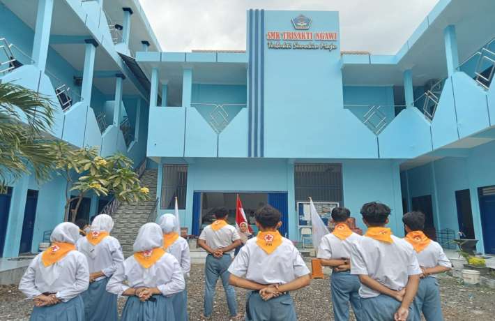 Pelantikan Anggota PMR Wira SMK Trisakti Ngawi